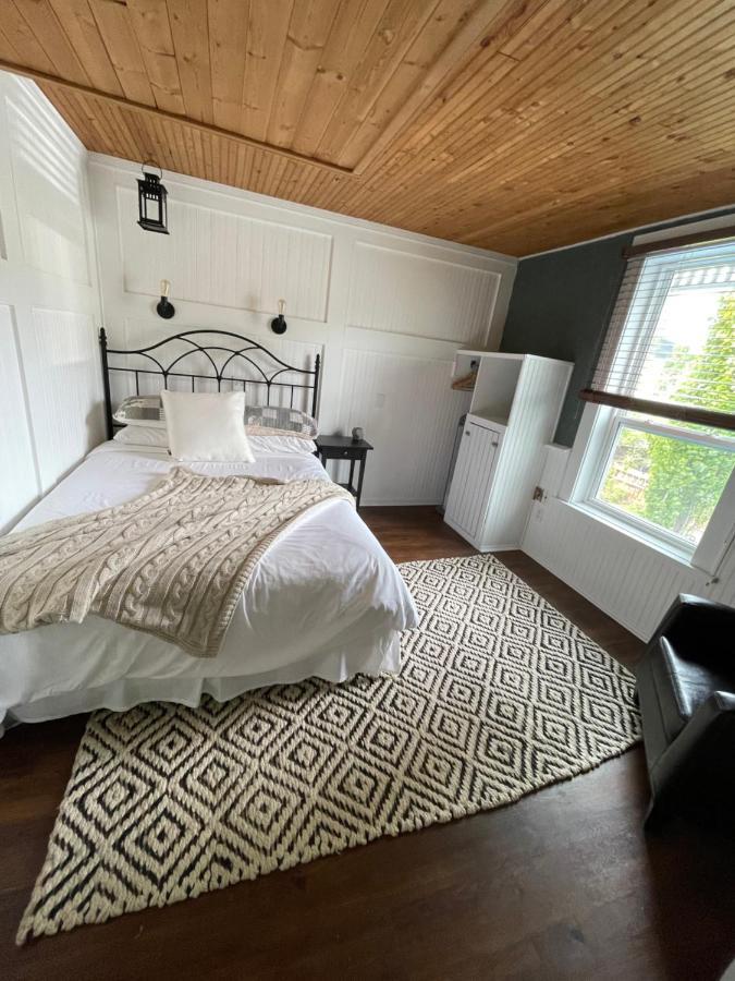 Three Peaks Banff Villa ภายนอก รูปภาพ