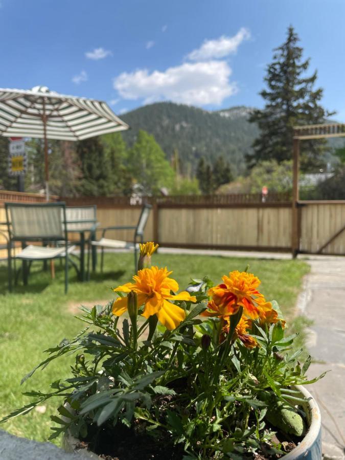 Three Peaks Banff Villa ภายนอก รูปภาพ