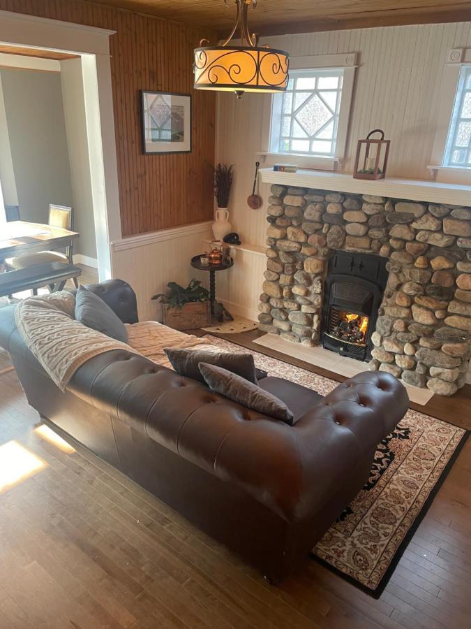Three Peaks Banff Villa ภายนอก รูปภาพ