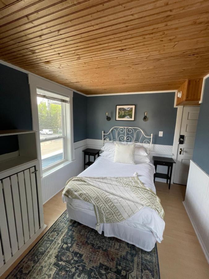 Three Peaks Banff Villa ภายนอก รูปภาพ