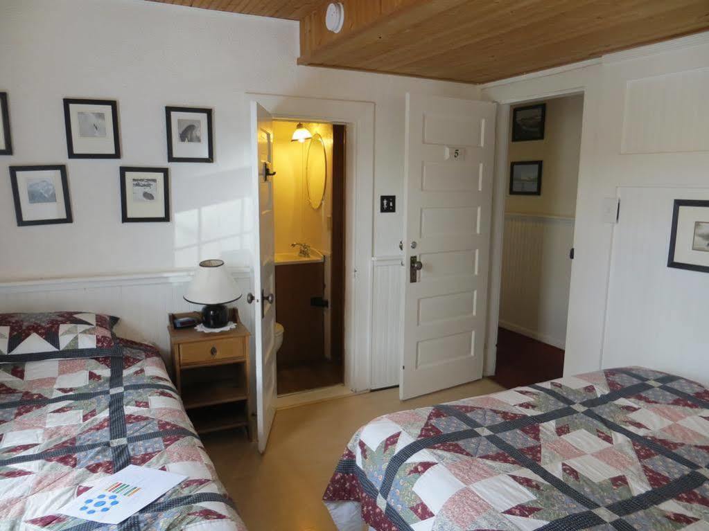 Three Peaks Banff Villa ภายนอก รูปภาพ